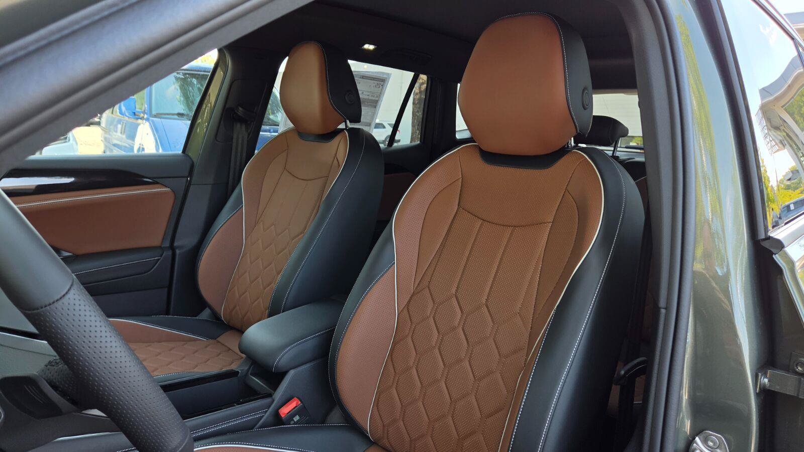 New 2026 Volkswagen Tiguan SEL R-Line AWD/4WD image 26