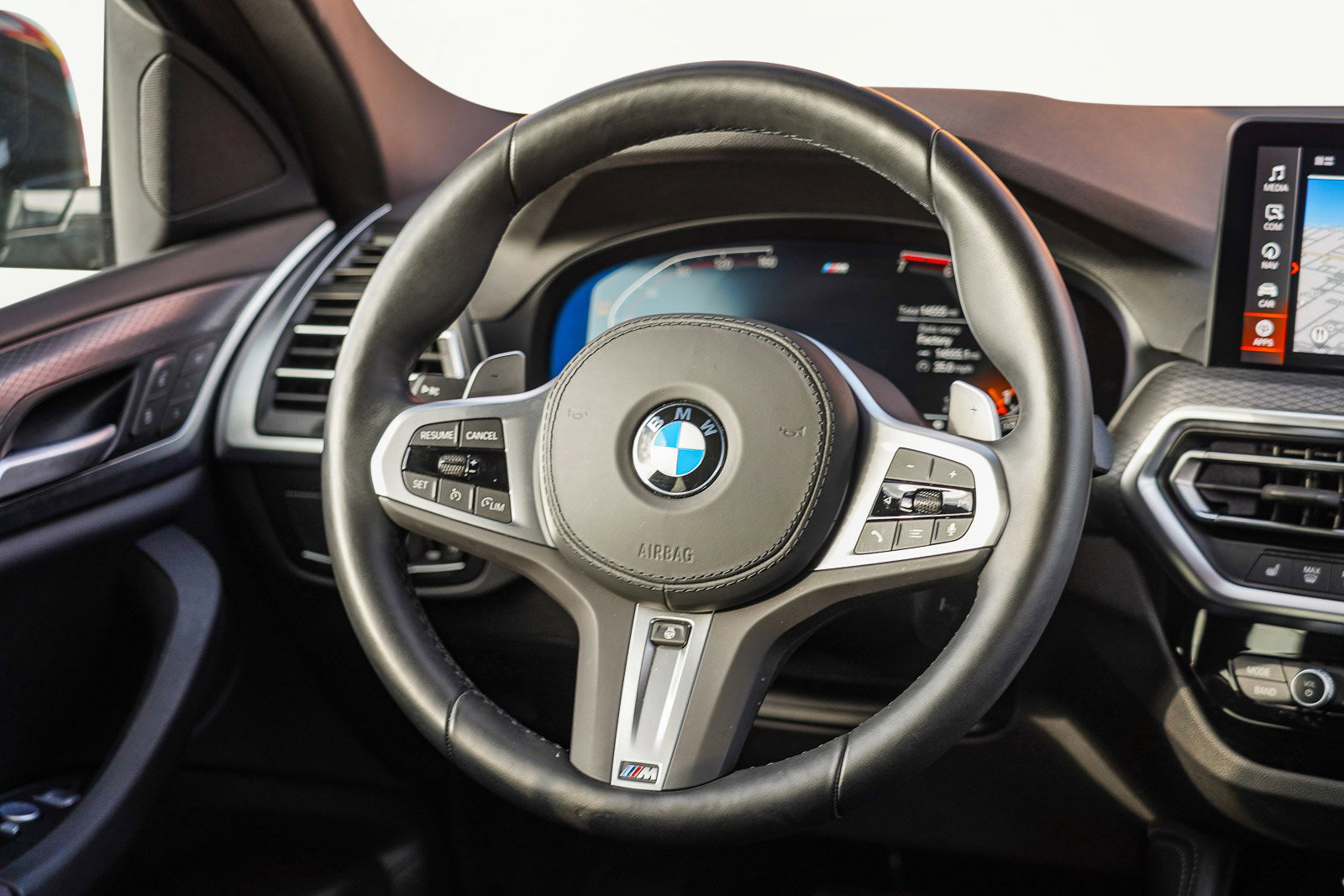 Used 2025 BMW X4 xDrive30i image 18