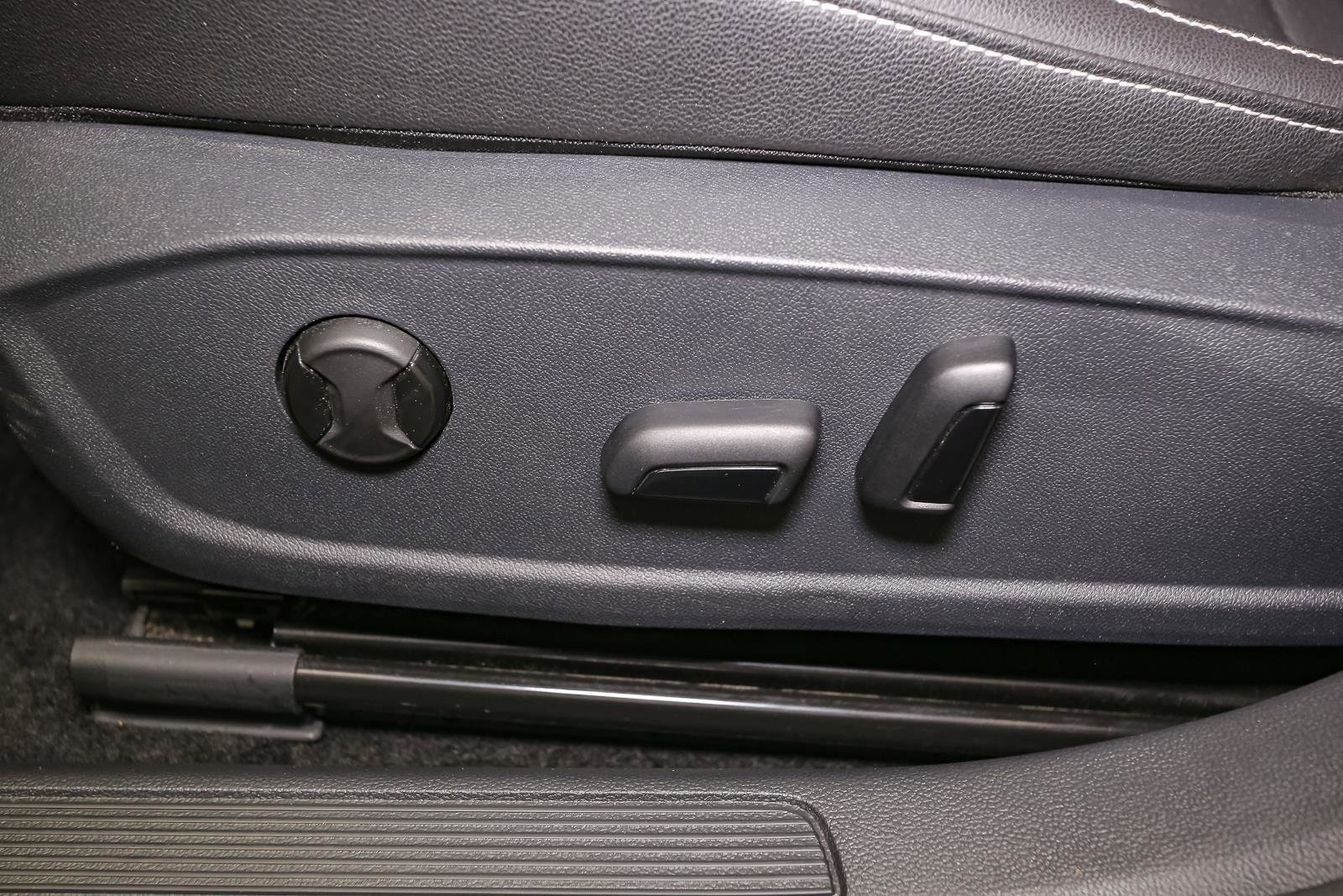 Used 2024 Volkswagen Jetta SE image 43