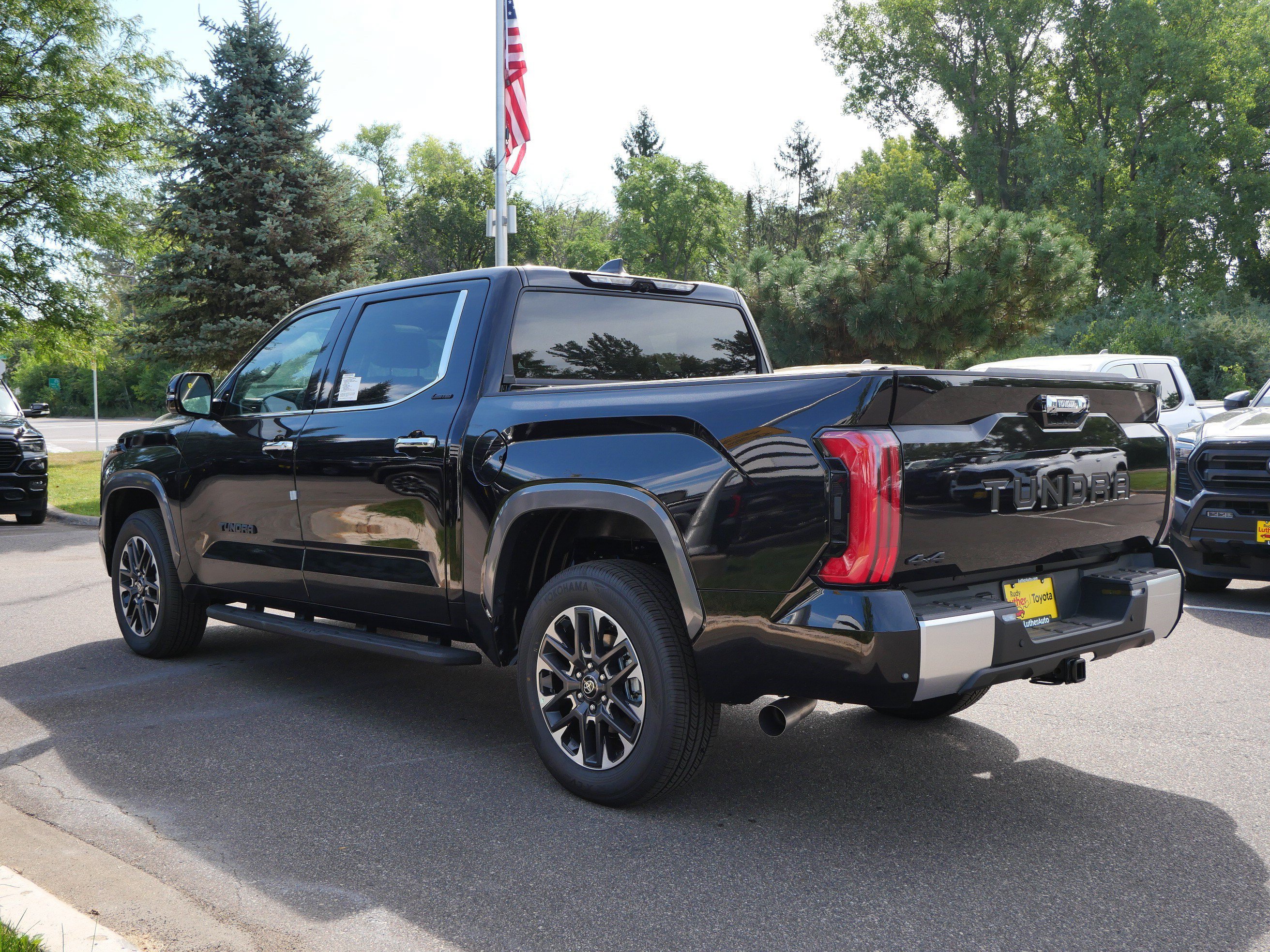 New 2026 Toyota Tundra Limited AWD/4WD image 3