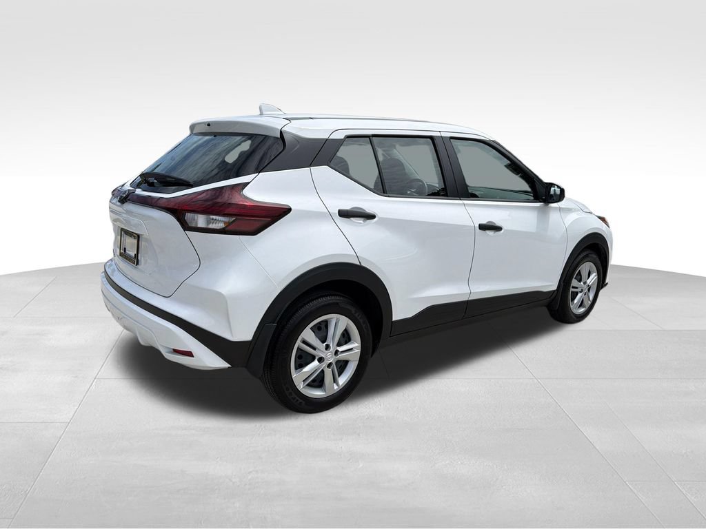 Certified 2025 Nissan Kicks Play S FWD image 8