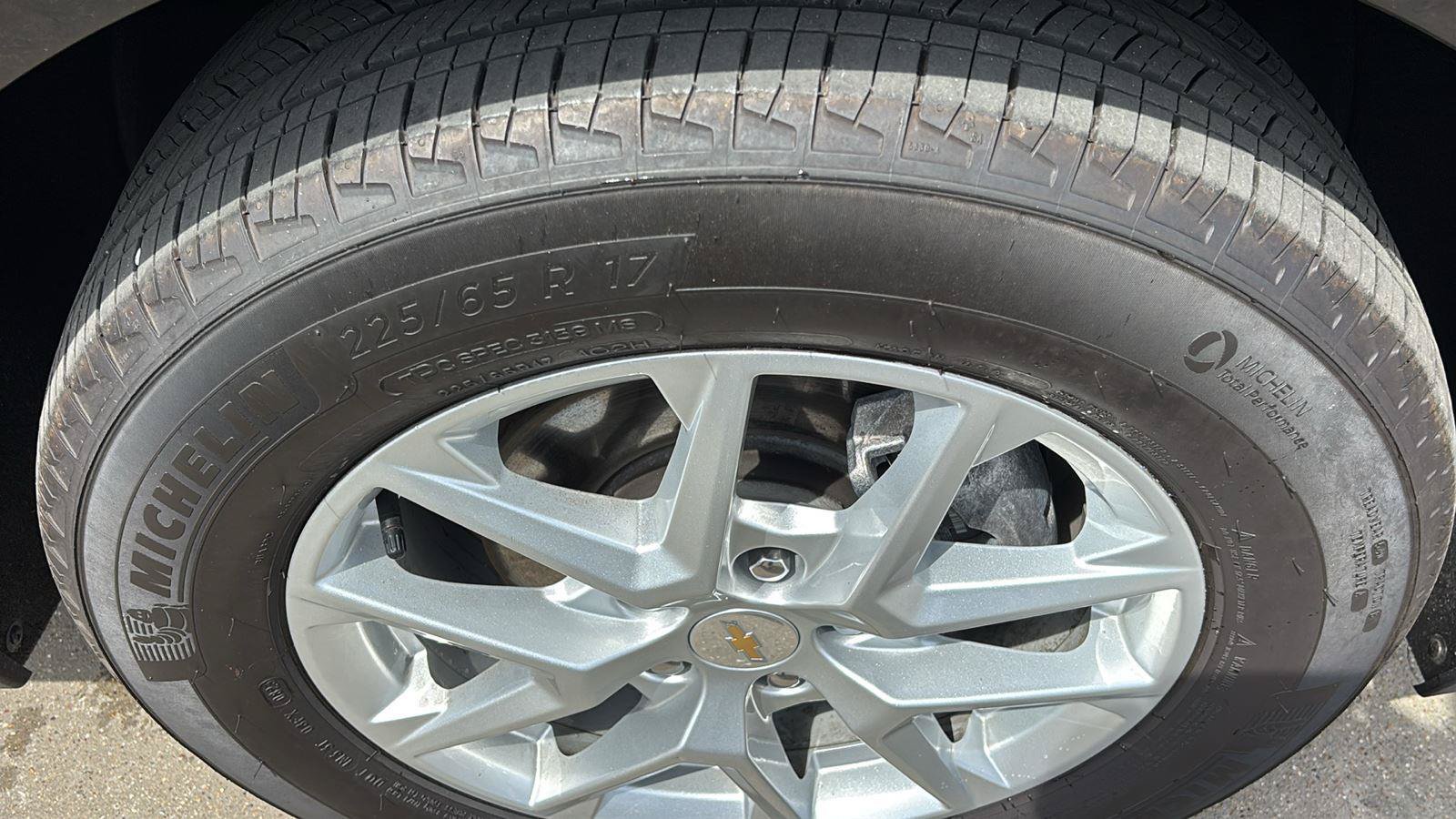 Certified 2023 Chevrolet Equinox LT FWD image 9