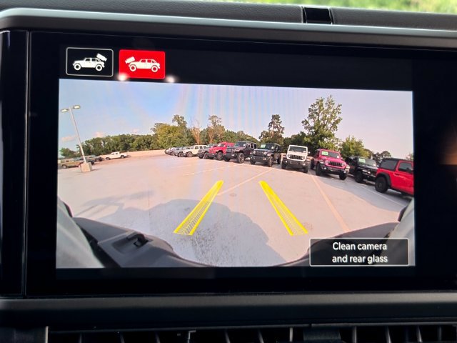 New 2026 Jeep Wrangler Unlimited Sahara w/ Whitecap Package AWD/4WD image 21