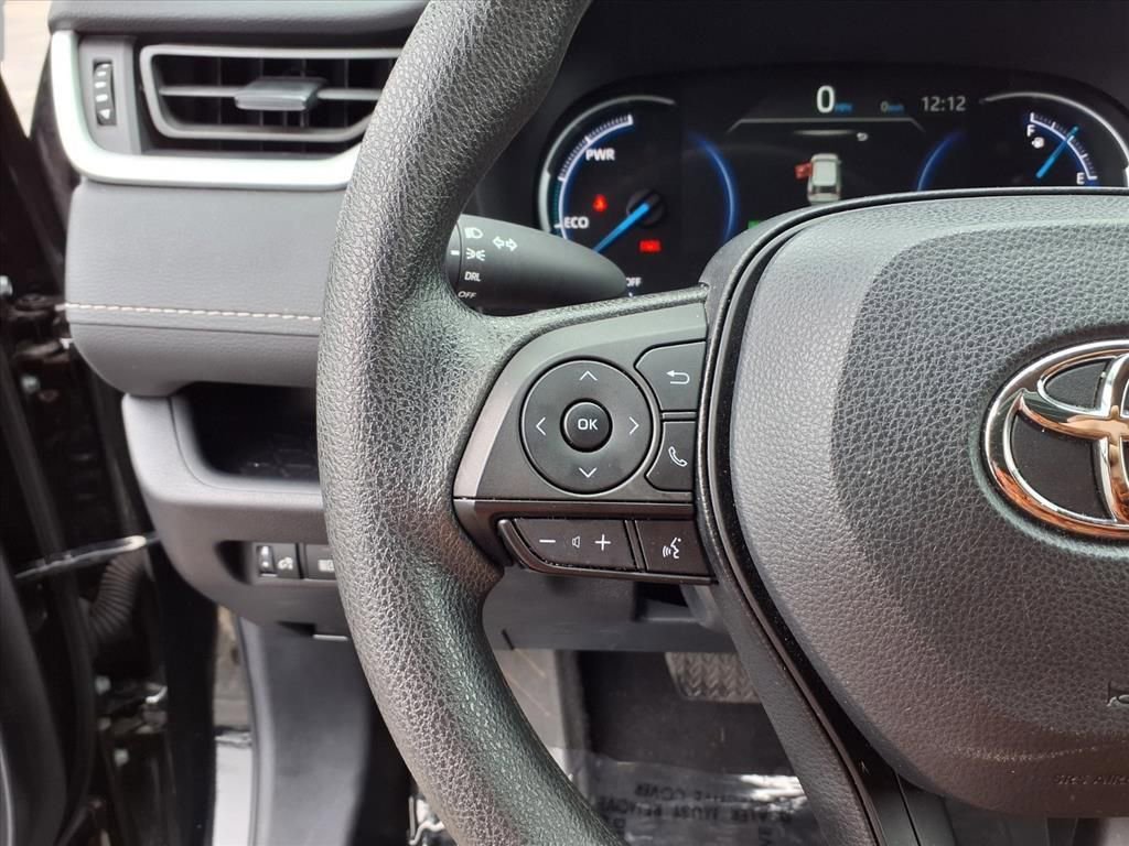 Used 2025 Toyota RAV4 LE image 10