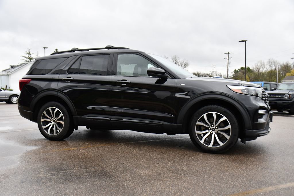 Used 2023 Ford Explorer ST-Line w/ Class IV Trailer Tow Package AWD/4WD image 8