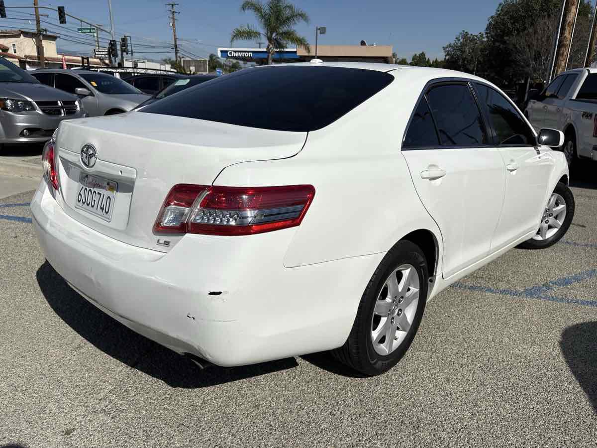 Used 2011 Toyota Camry LE image 5