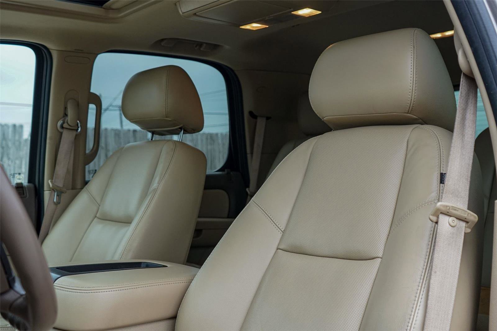 Used 2011 Chevrolet Tahoe LTZ RWD image 11