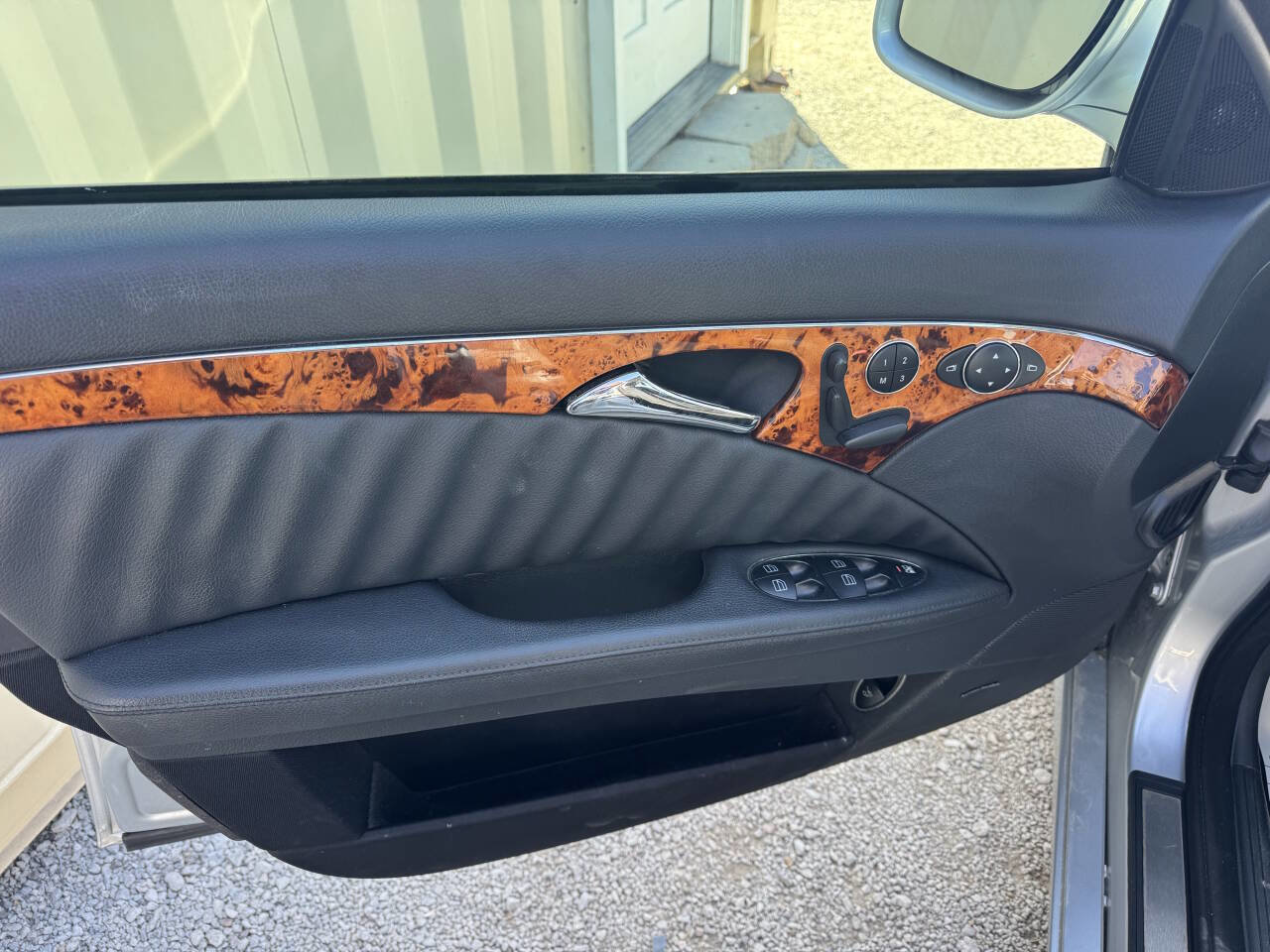 Used 2007 Mercedes-Benz E 550 4MATIC Sedan image 10