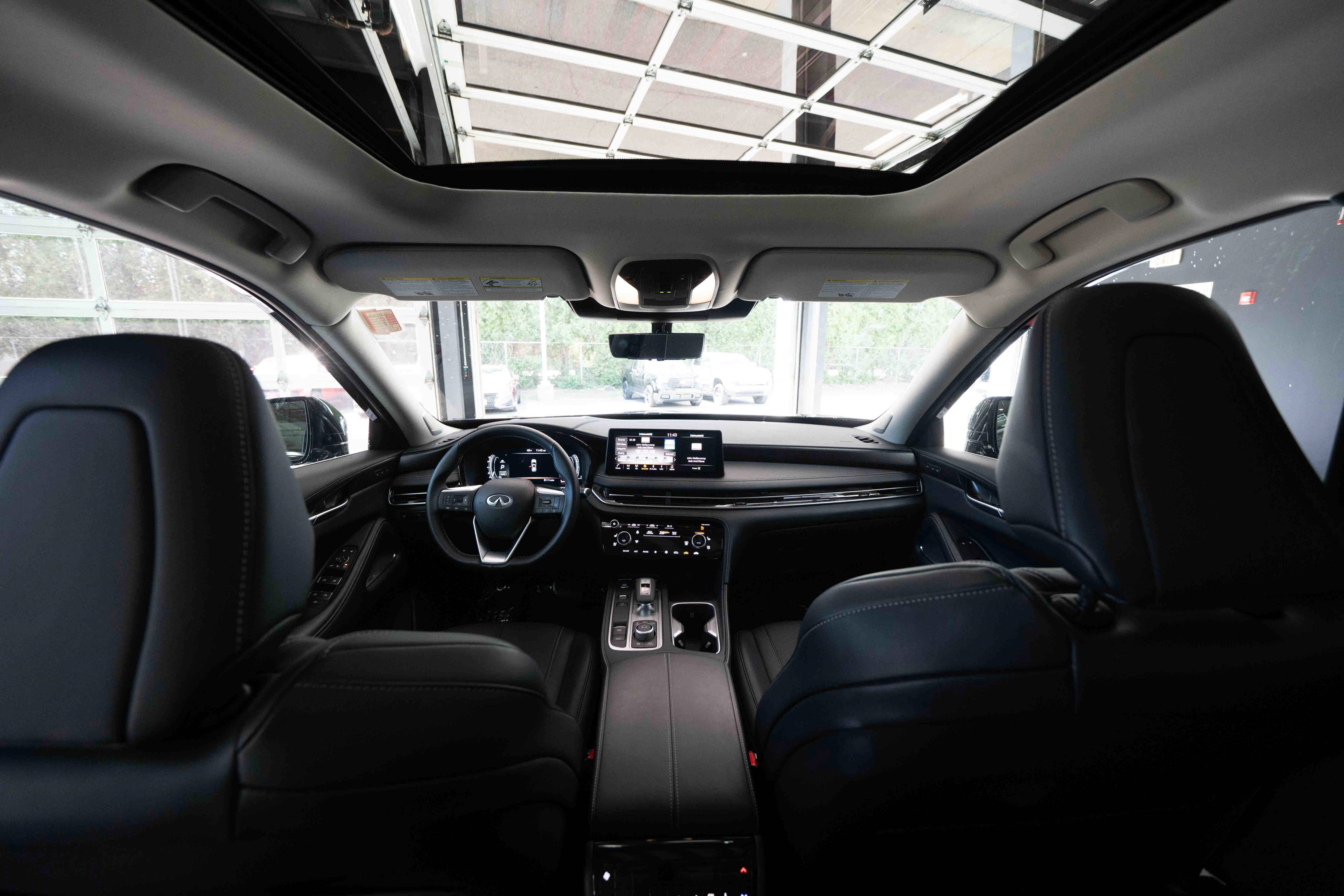 Used 2025 INFINITI QX60 Sensory w/ Vision Package image 19