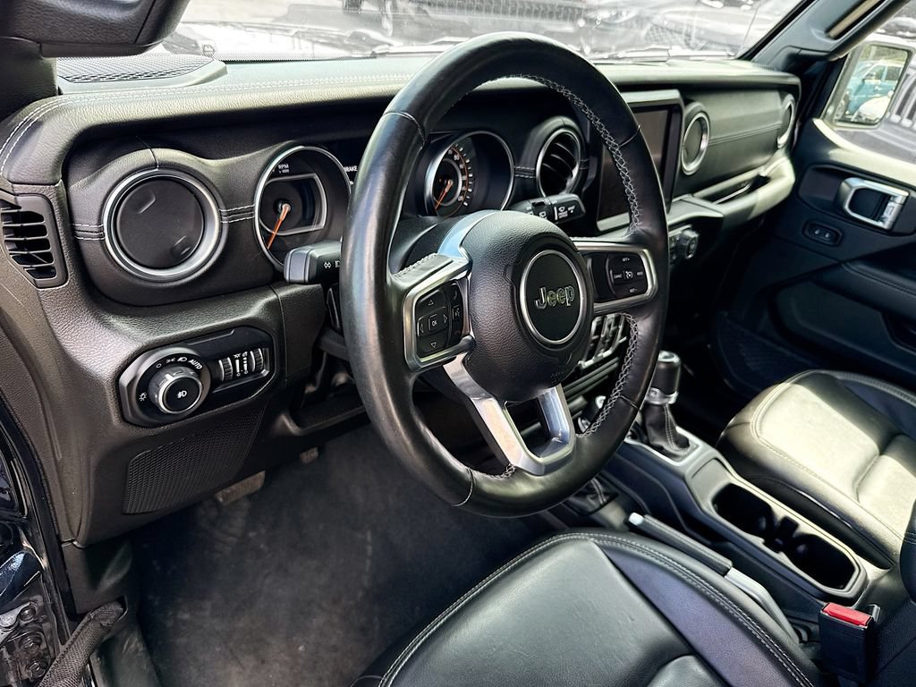 Used 2022 Jeep Wrangler Unlimited Sahara w/ Cold Weather Group AWD/4WD image 10