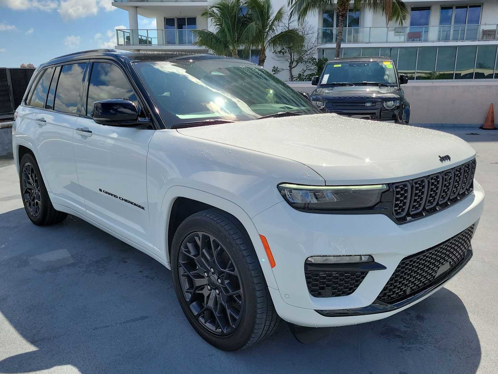 Used 2024 Jeep Grand Cherokee Summit AWD/4WD image 8