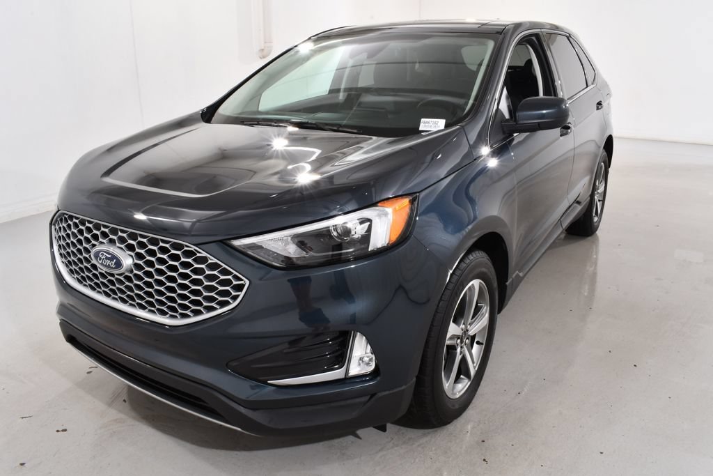 Used 2023 Ford Edge SEL w/ Convenience Package AWD/4WD image 2