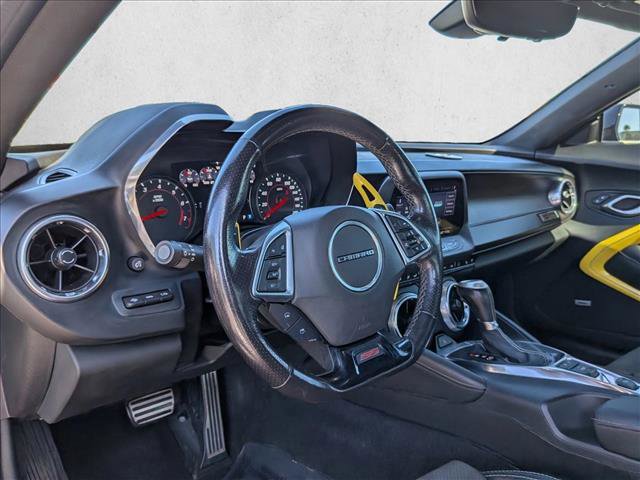 Used 2020 Chevrolet Camaro SS RWD image 9