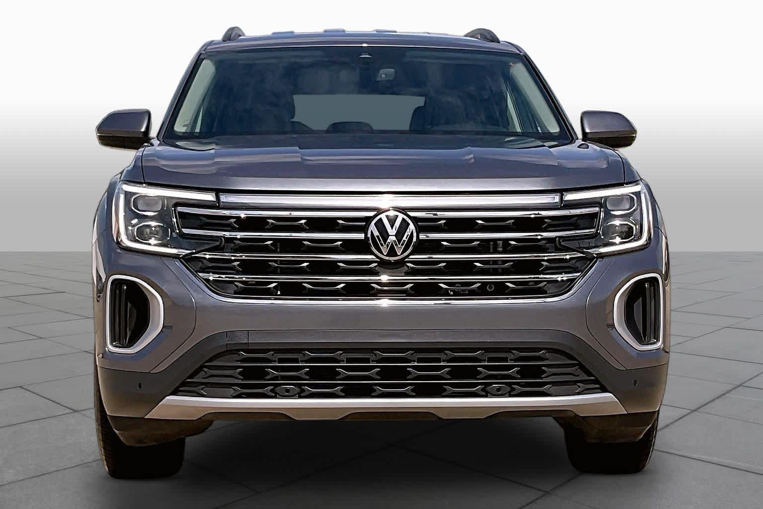 Used 2025 Volkswagen Atlas SE FWD image 4