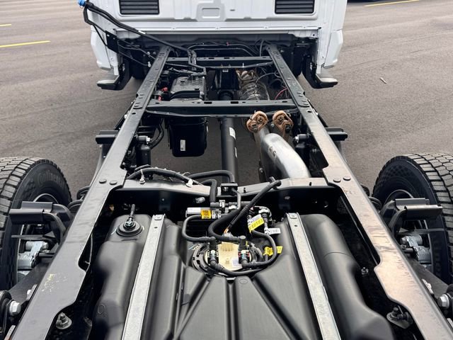 New 2025 Ford F550 4x4 Regular Cab Super Duty image 12
