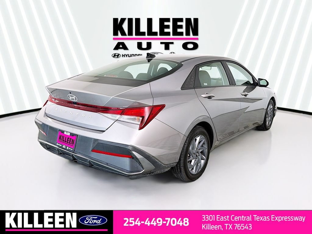 Used 2024 Hyundai Elantra SEL FWD image 6