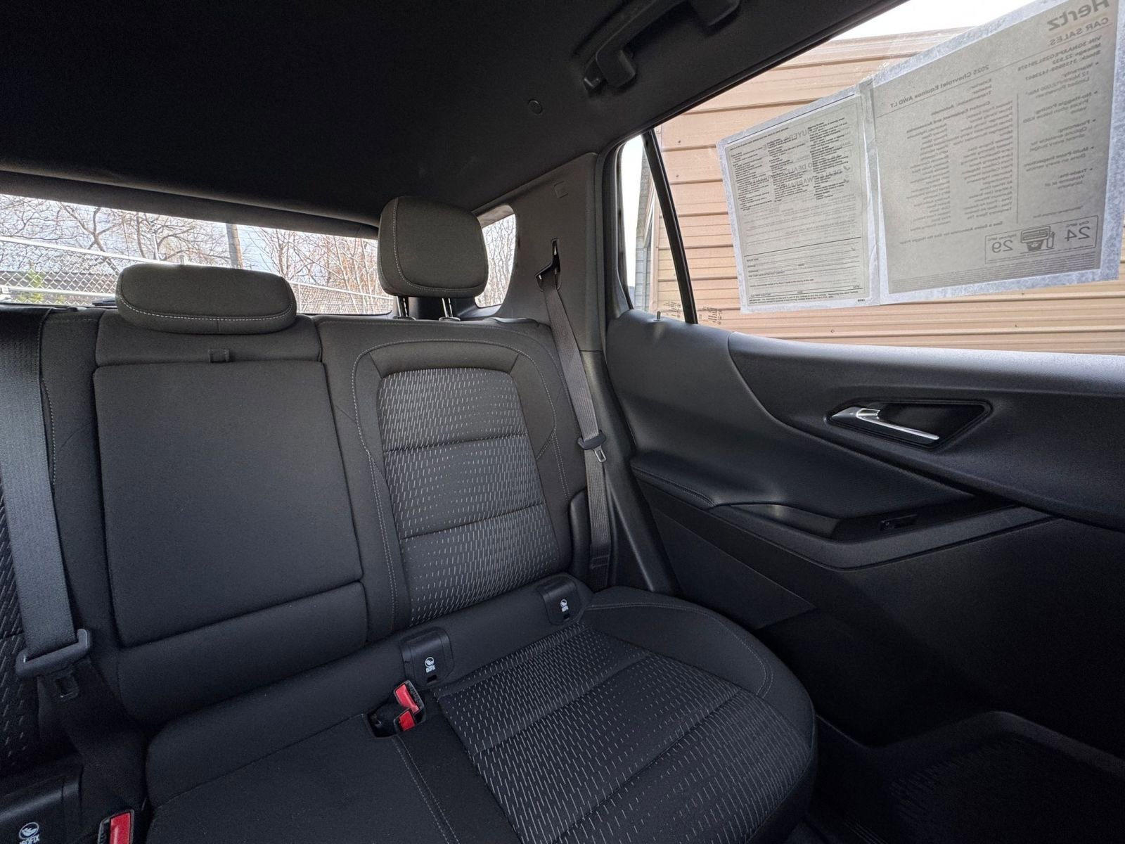 Used 2025 Chevrolet Equinox LT image 36