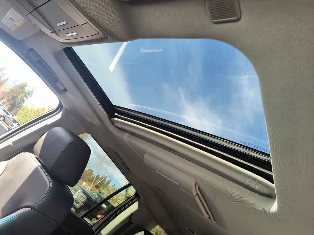 Used 2019 Chevrolet Suburban Premier image 22