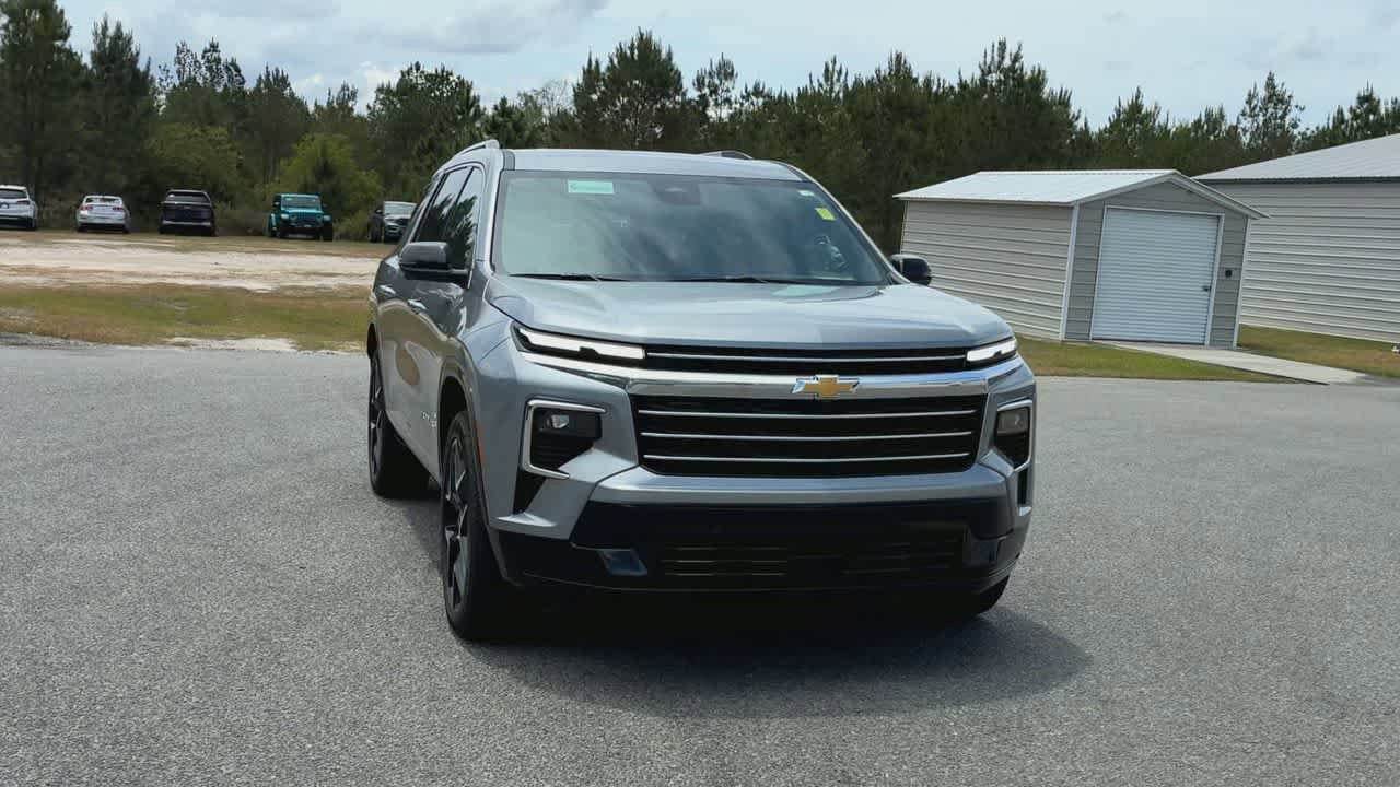 Used 2025 Chevrolet Traverse High Country w/ LPO, Floor Liner Package FWD image 3