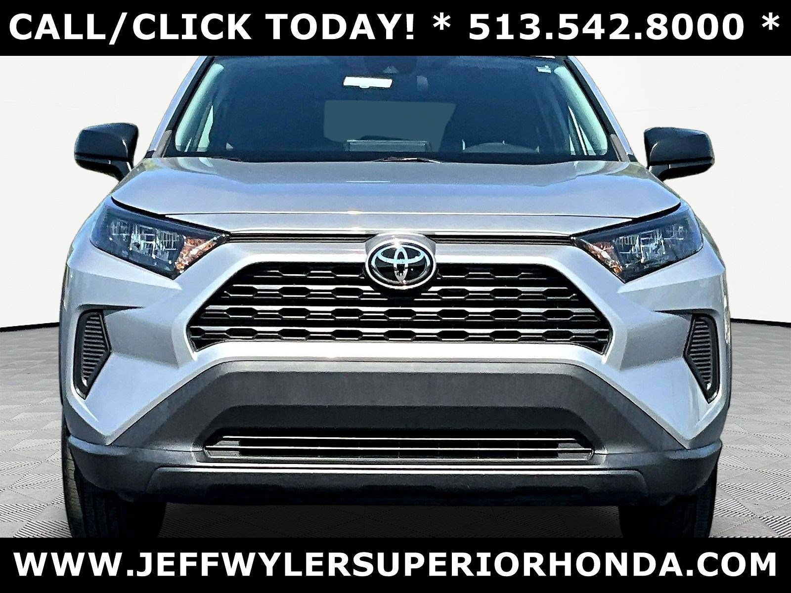 Used 2021 Toyota RAV4 LE AWD/4WD image 2
