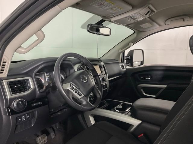 Used 2018 Nissan Titan SV w/ SV Convenience Package image 21