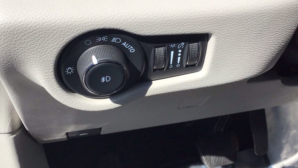 Used 2023 Chrysler Pacifica Limited image 22