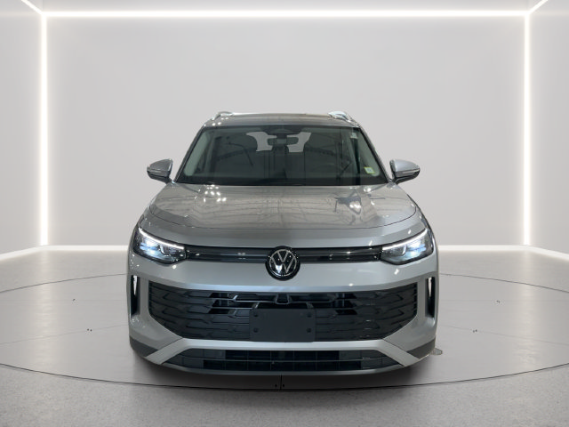 Used 2026 Volkswagen Tiguan SE AWD/4WD image 9