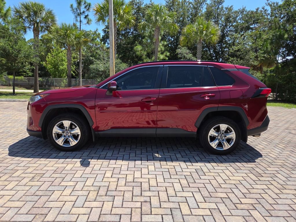 Used 2019 Toyota RAV4 XLE w/ Convenience Package FWD image 8