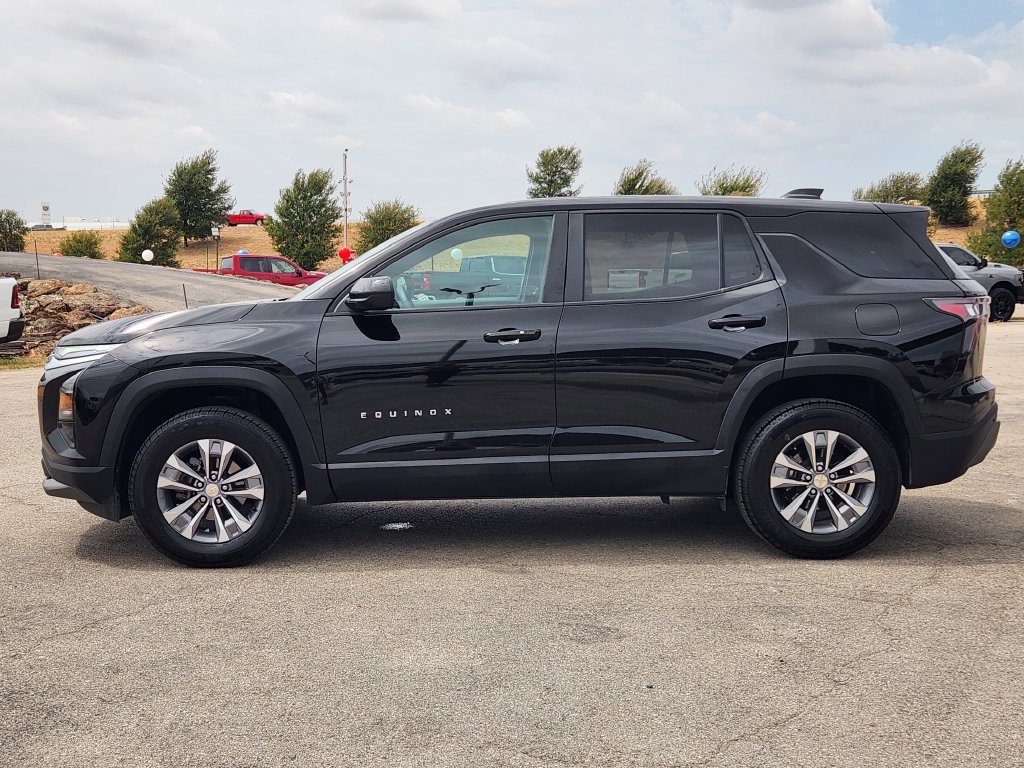 Used 2026 Chevrolet Equinox LT AWD/4WD image 4
