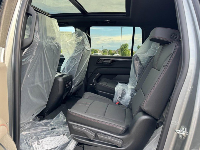New 2026 Chevrolet Suburban RST w/ Comfort Package AWD/4WD image 7