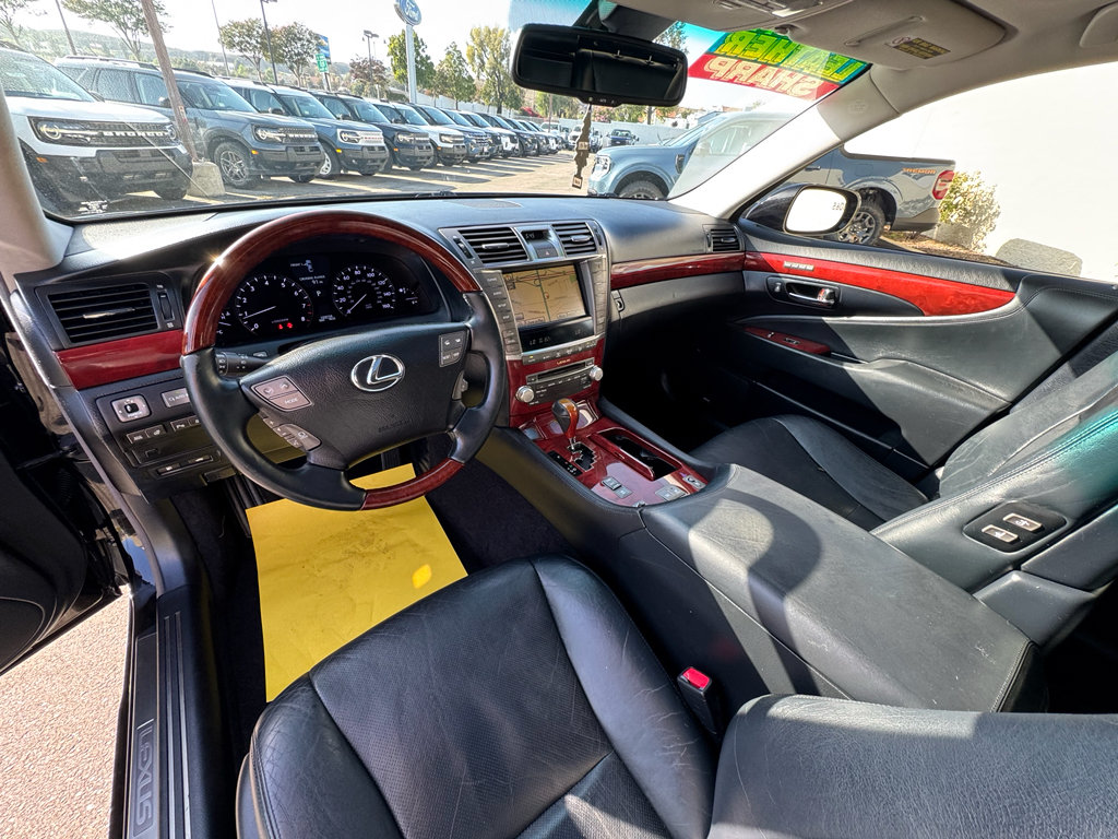 Used 2011 Lexus LS 460 w/ Comfort Pkg RWD image 17