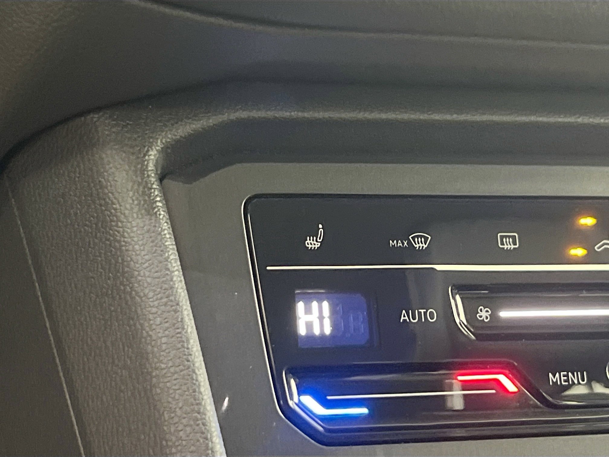 Used 2022 Volkswagen Tiguan SE AWD/4WD image 19
