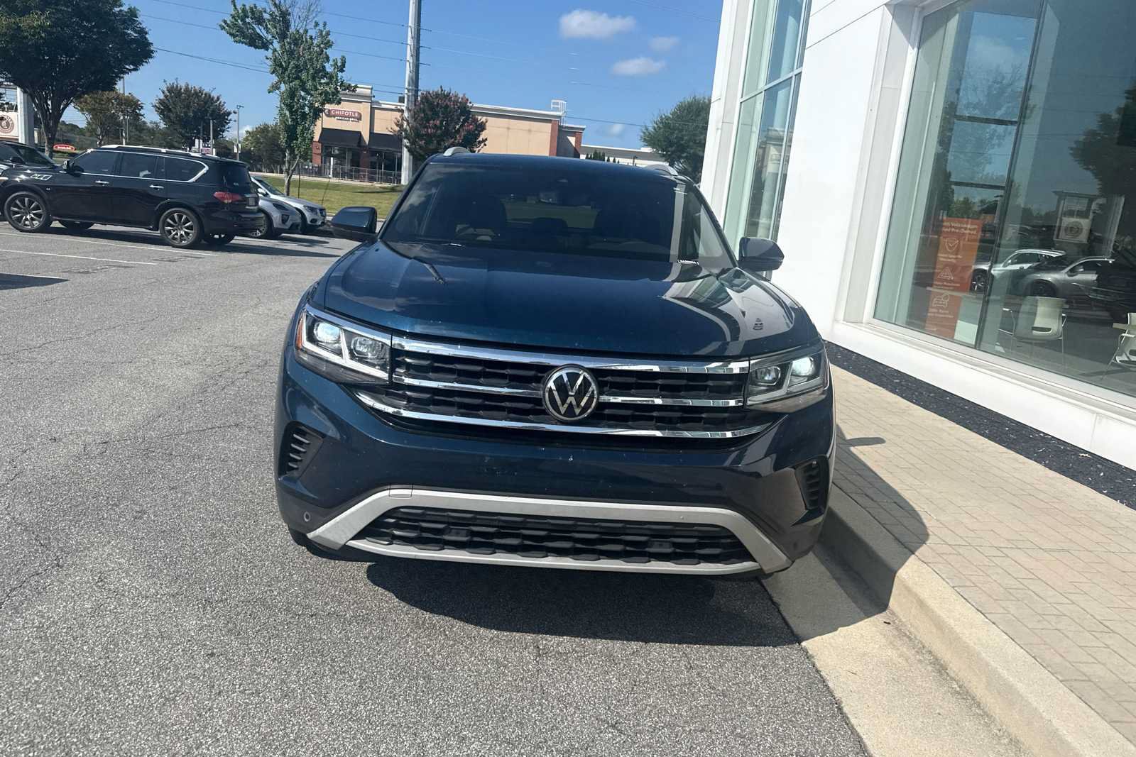 Used 2021 Volkswagen Atlas Cross Sport SEL AWD/4WD image 3