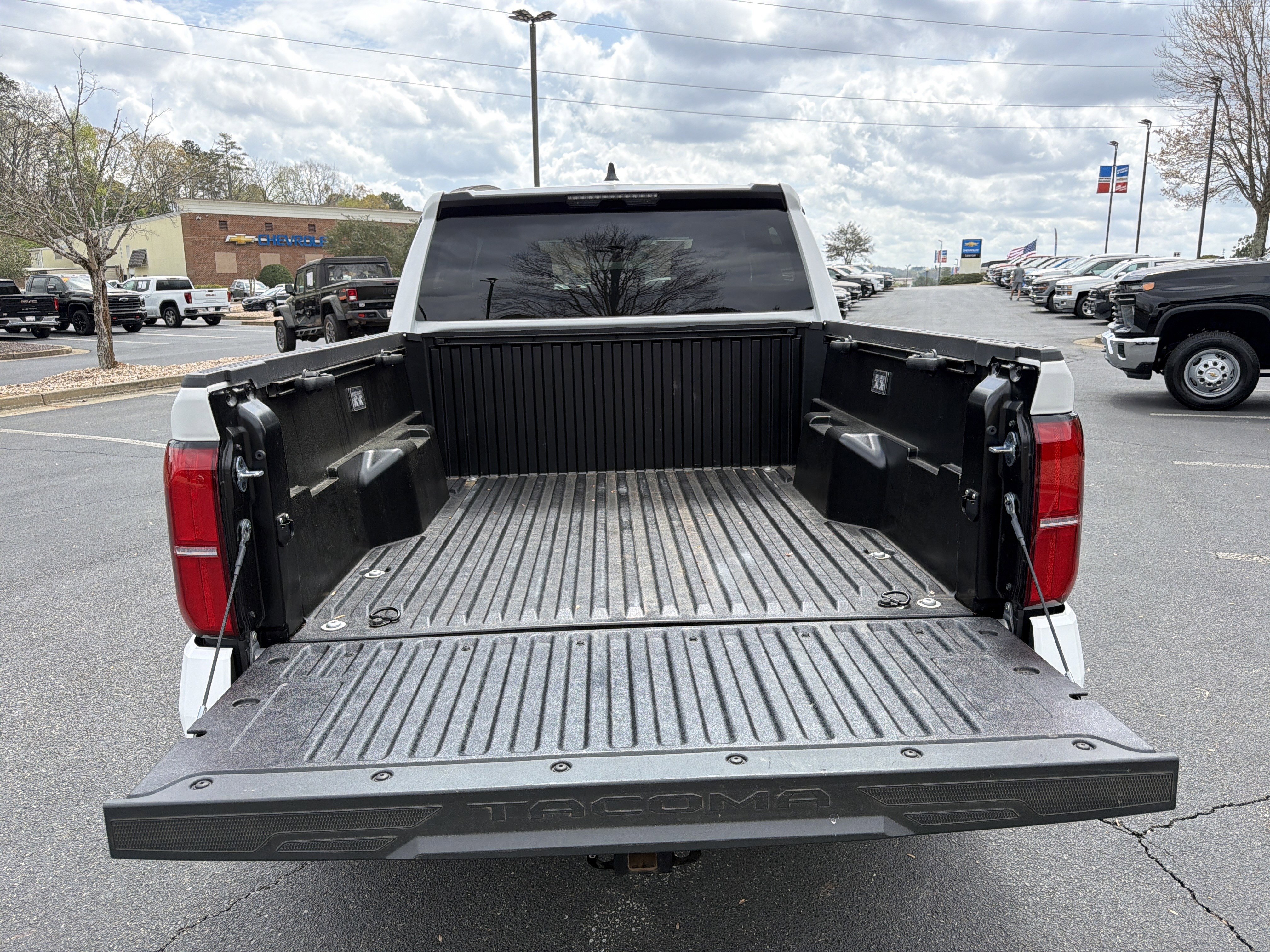 Used 2025 Toyota Tacoma SR5 RWD image 18
