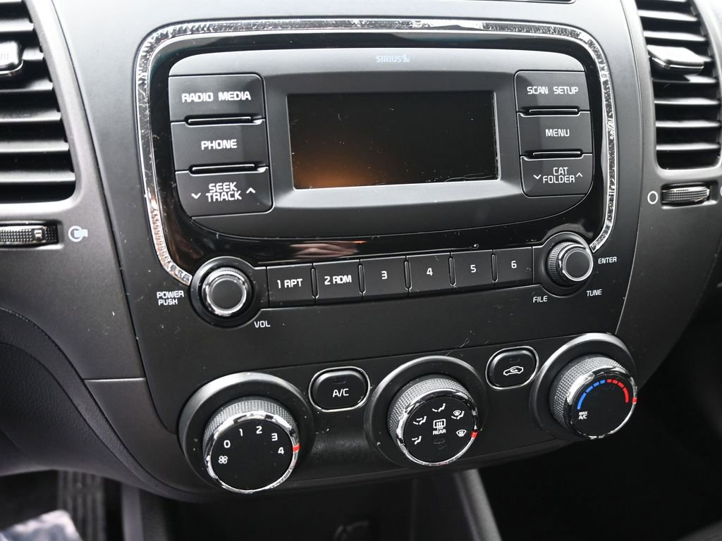 Used 2017 Kia Forte LX image 15