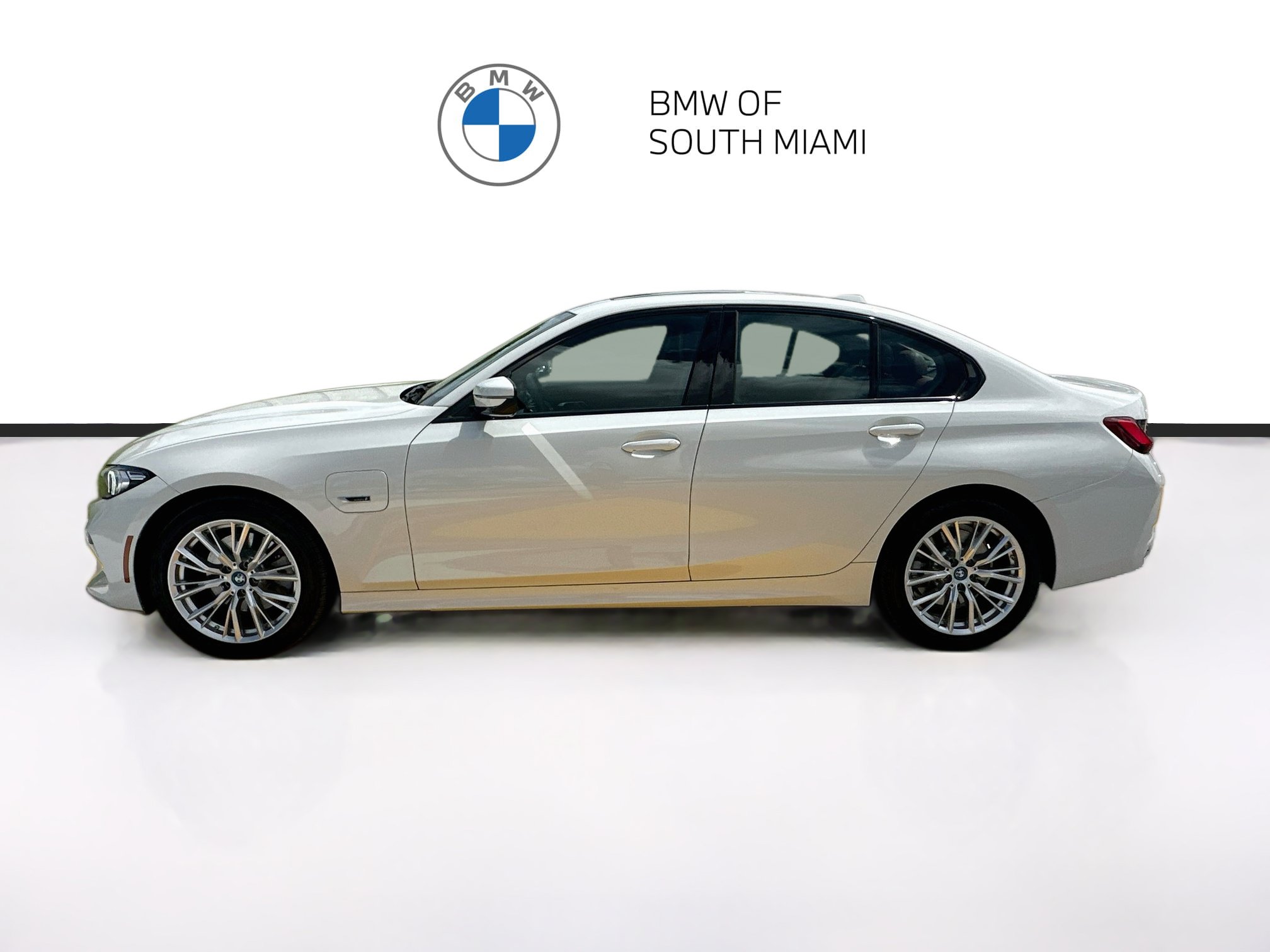 Certified 2023 BMW 330e w/ Convenience Package RWD image 4
