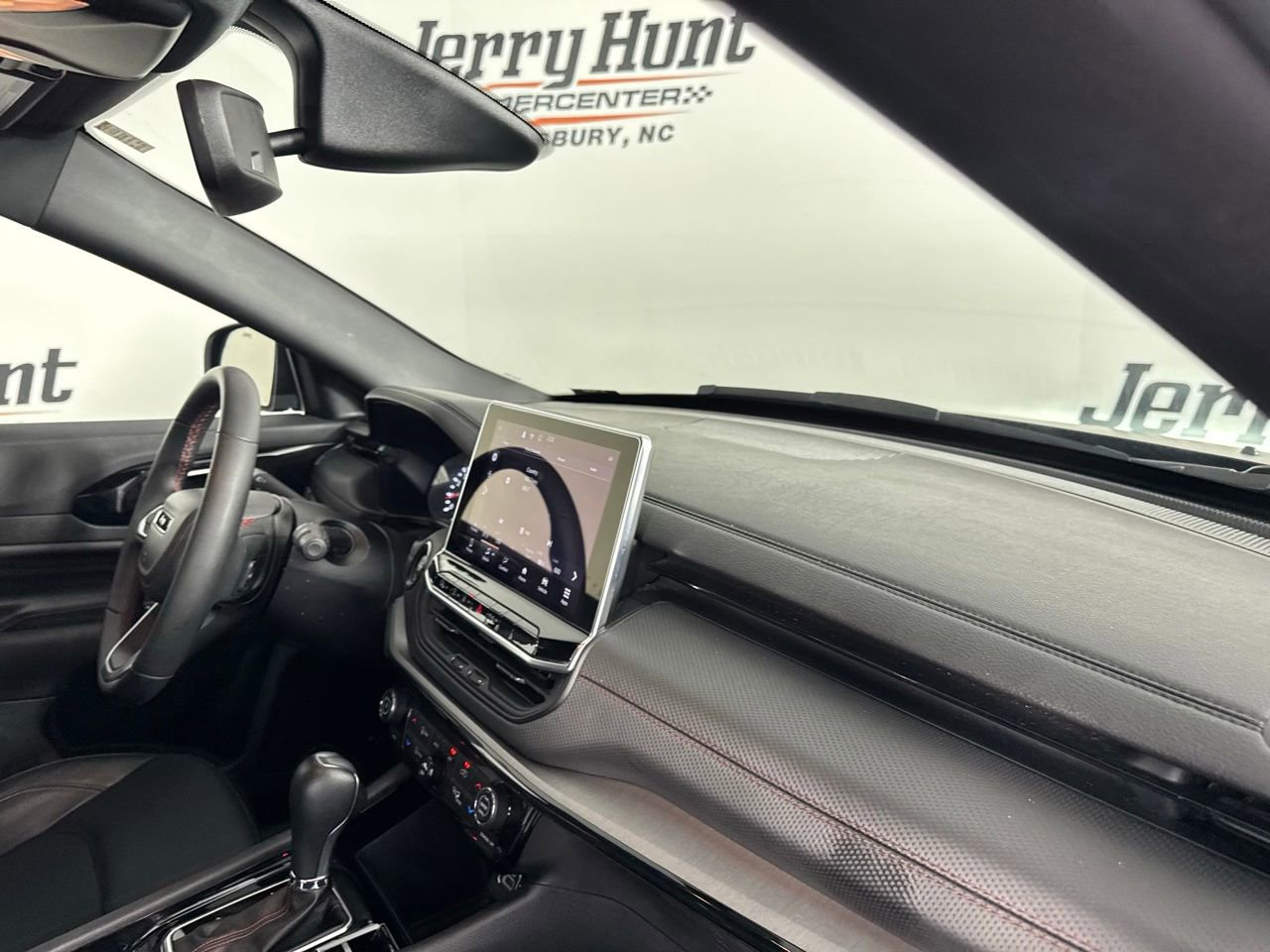 Used 2024 Jeep Compass Trailhawk image 27