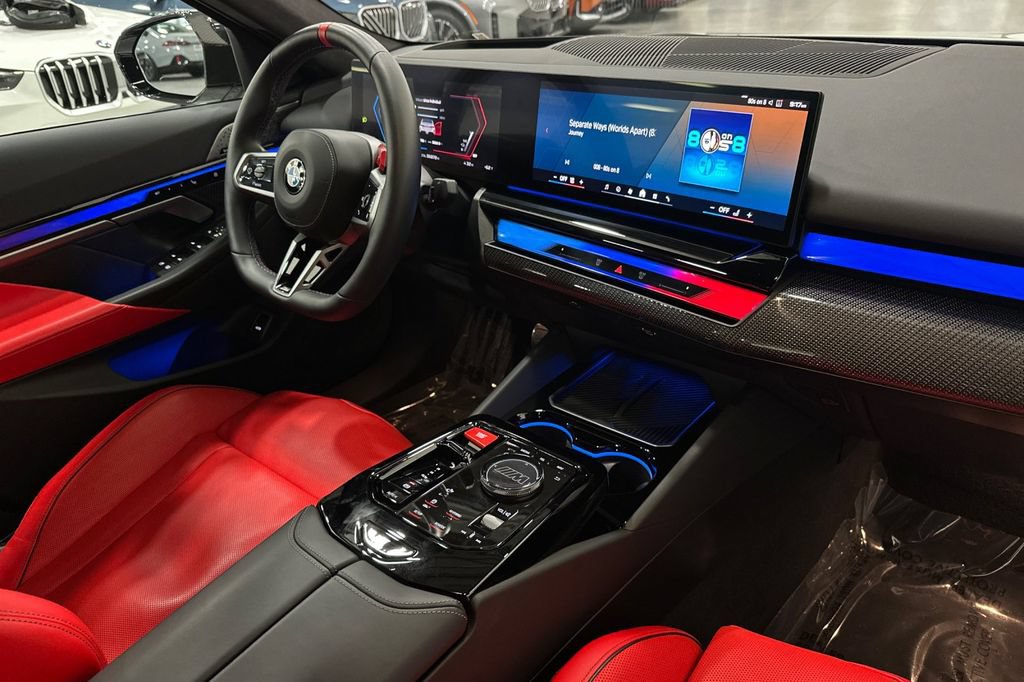 Used 2025 BMW M5 w/ Carbon Package AWD/4WD image 17