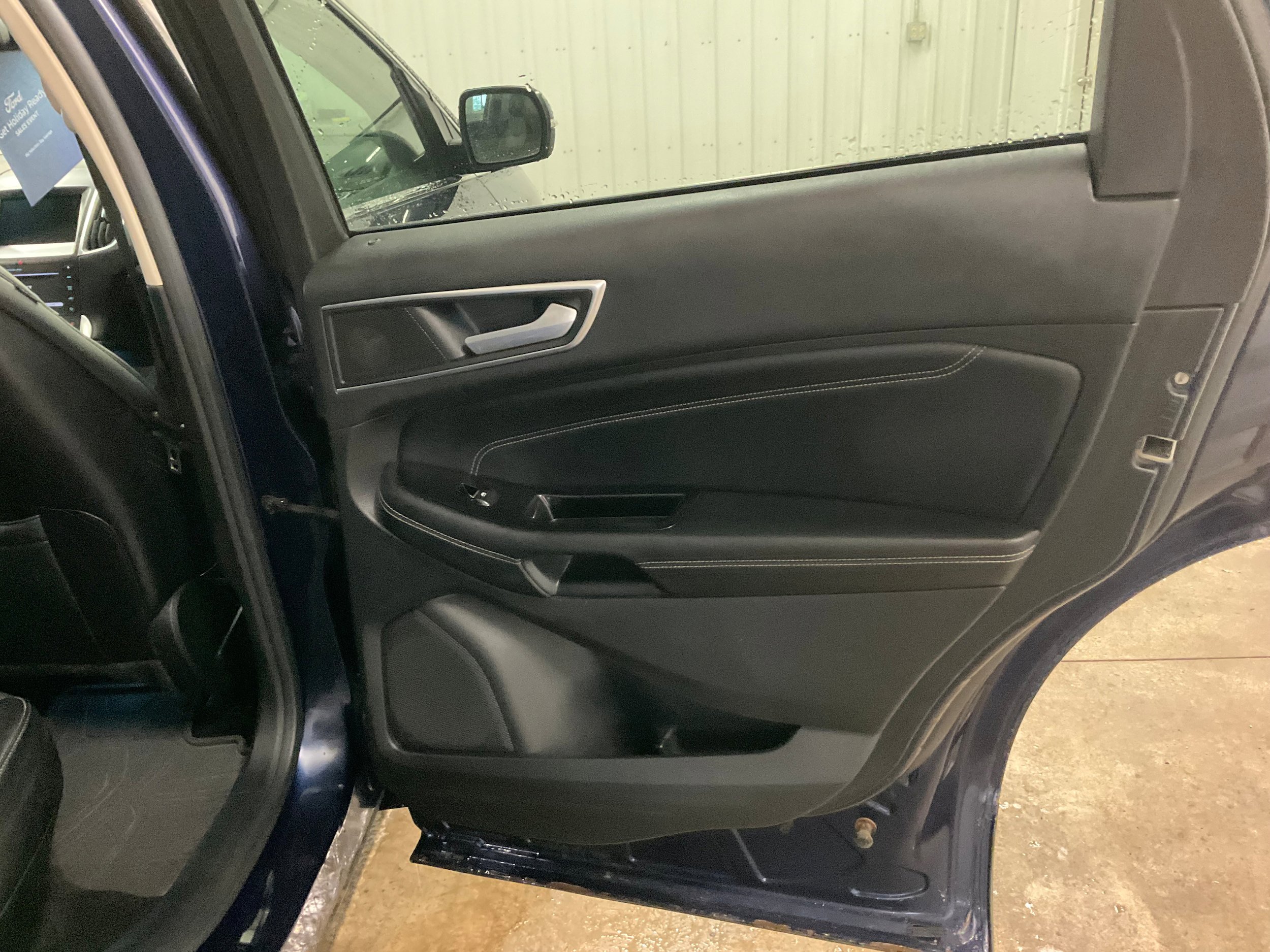 Used 2016 Ford Edge Titanium w/ Technology Package FWD image 25