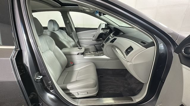 Used 2018 Acura RLX w/ Technology Package FWD image 30