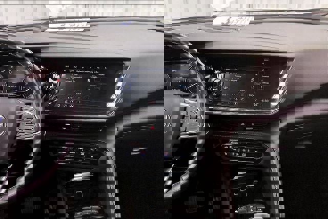 Used 2022 Buick Envision Essence w/ Safety Package image 6