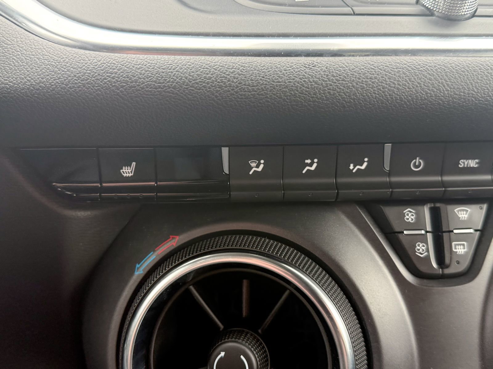 Used 2019 Chevrolet Blazer LT w/ Sound & Technology Package AWD/4WD image 33