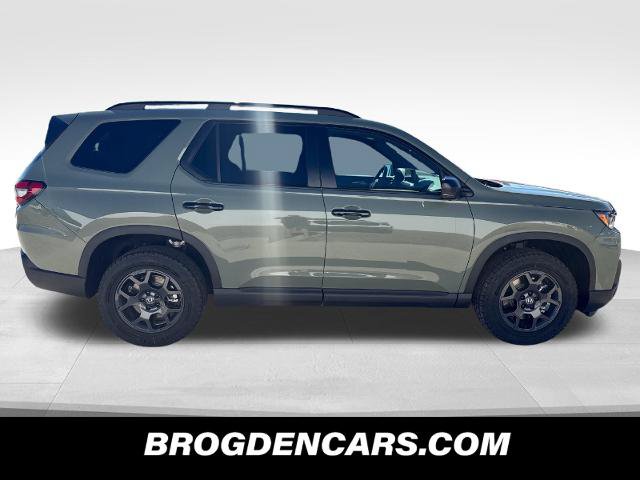 New 2026 Honda Pilot TrailSport image 2