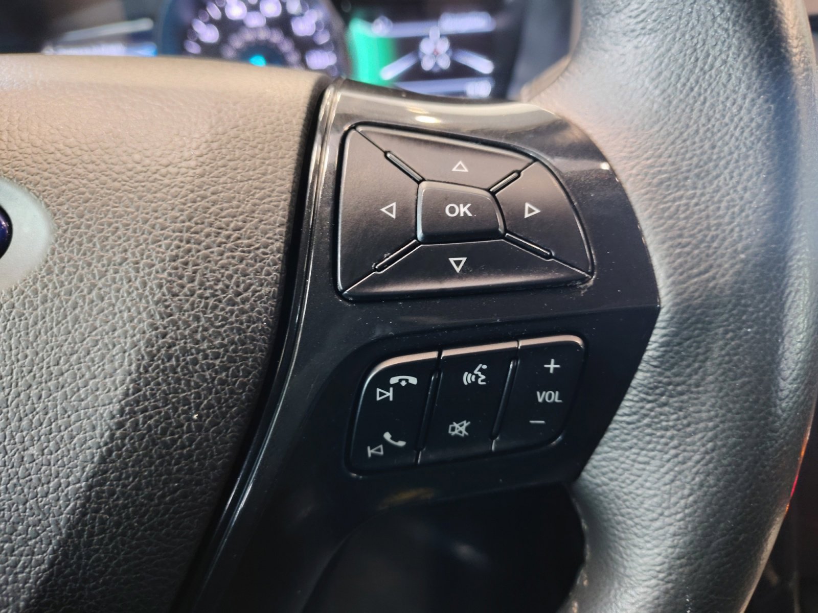 Used 2018 Ford Explorer XLT w/ Equipment Group 202A image 19