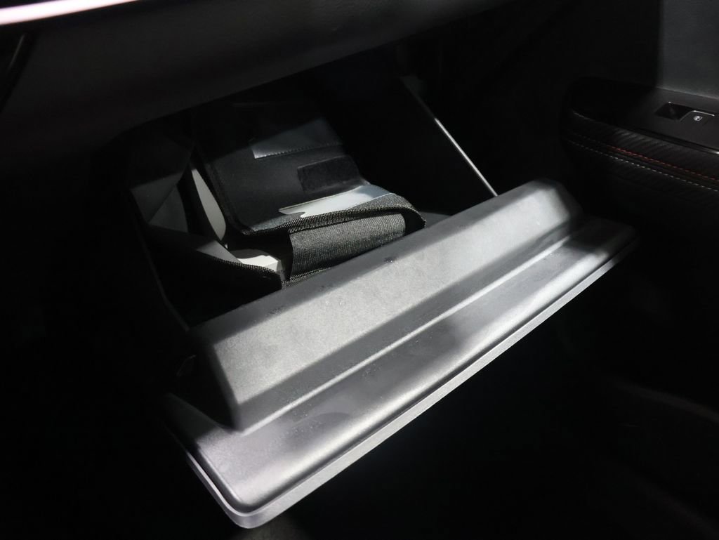 Used 2025 Nissan Kicks SR image 35