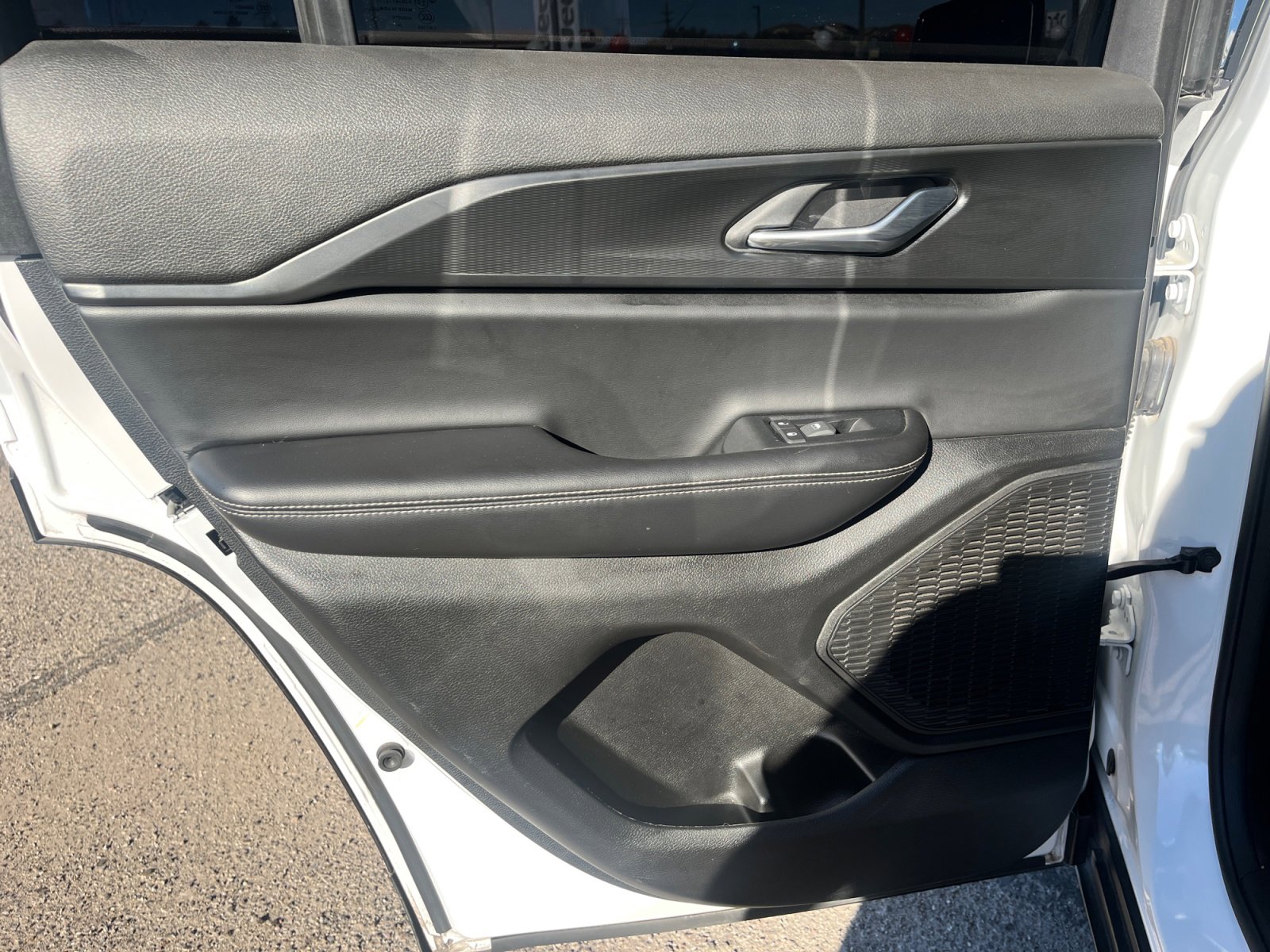 Used 2025 Jeep Grand Cherokee Altitude image 16