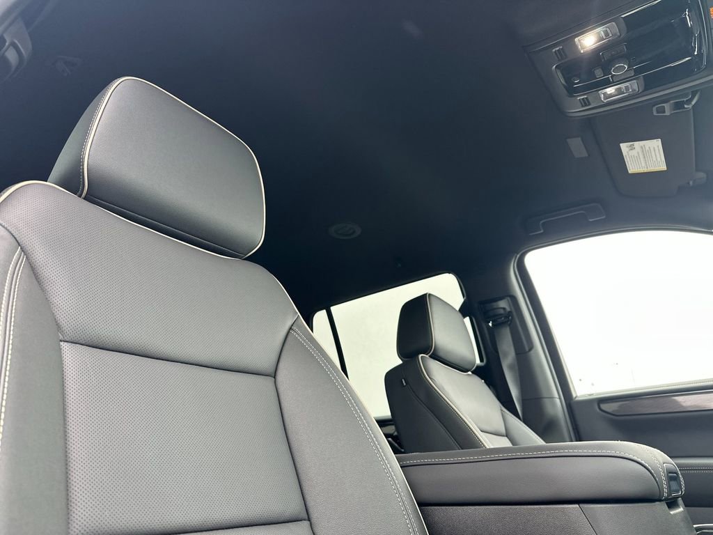 New 2026 GMC Yukon Elevation image 17