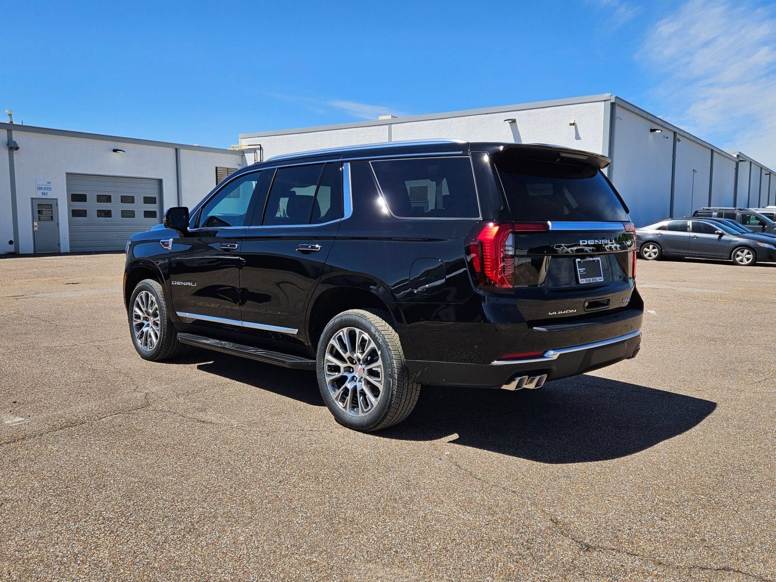 New 2026 GMC Yukon Denali AWD/4WD image 3