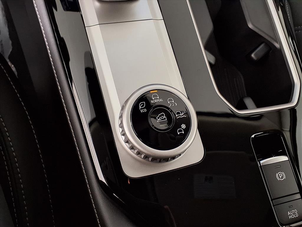 New 2025 Mitsubishi Outlander SE image 22