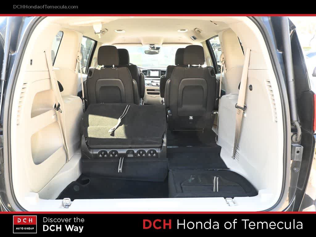 Used 2023 Chrysler Voyager LX FWD image 23